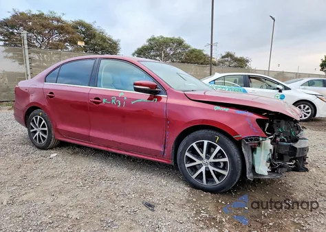 2017 Volkswagen Jetta Se z USA, uszkodzony, nr VIN 3VWDB7AJ3HM354810